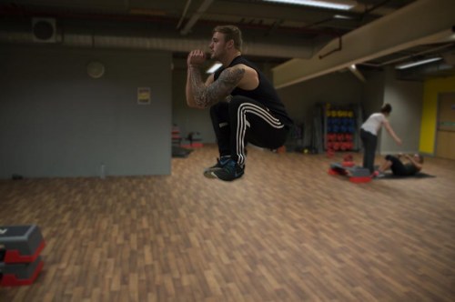 Jumping Knee Tuck